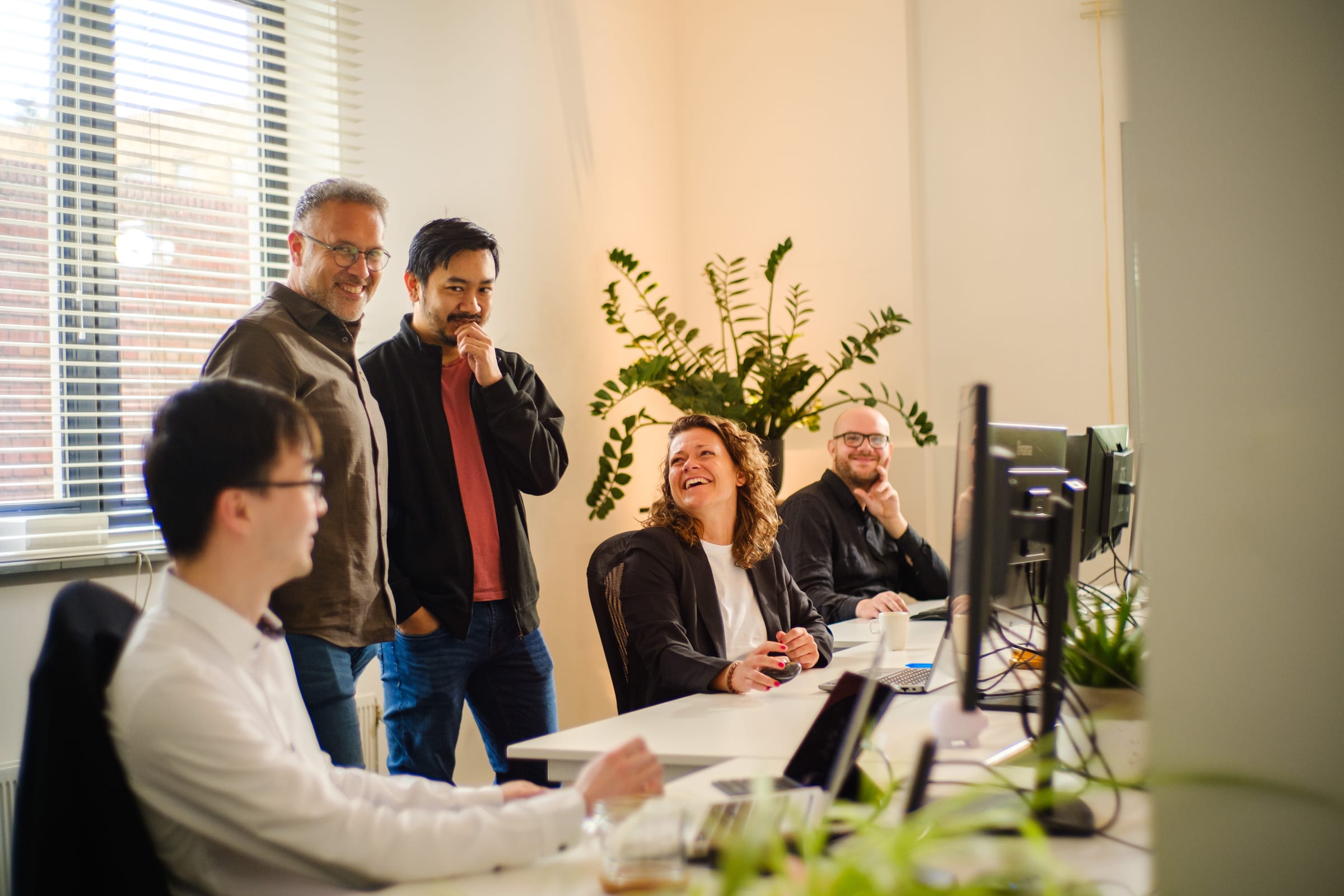 Het team van Lead Innovation op kantoor in Rotterdam